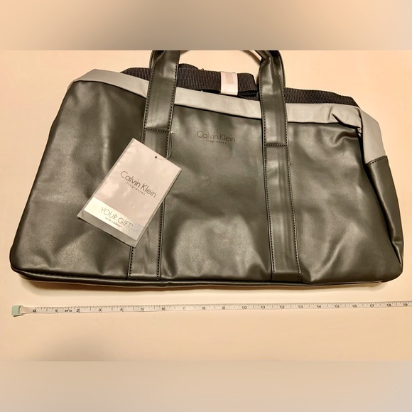 CALVIN KLEIN Fragrances Weekender Travel Duffle Gym Bag Grey color NEW / NWT - Picture 10 of 14